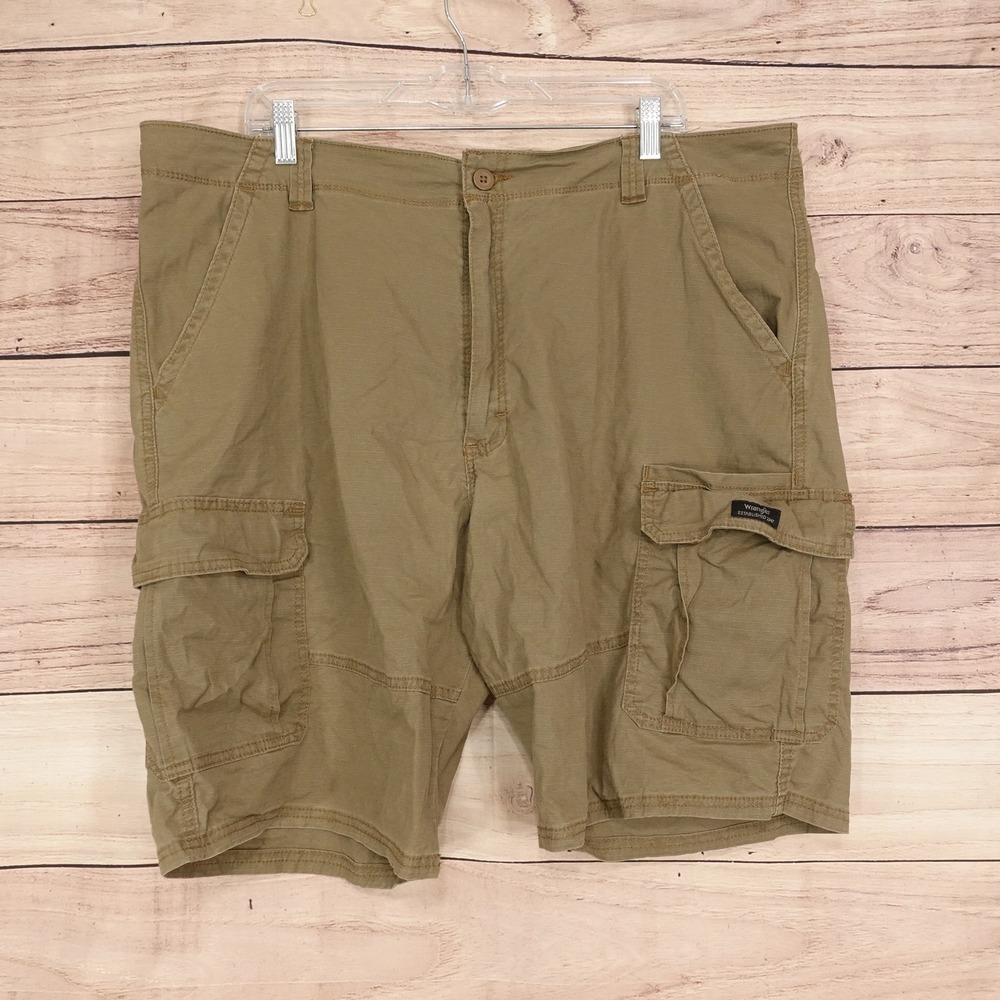 Wrangler Shorts Mens 42 Beige Cargo Ripstop Cotton Stretch 10 Inseam Casual